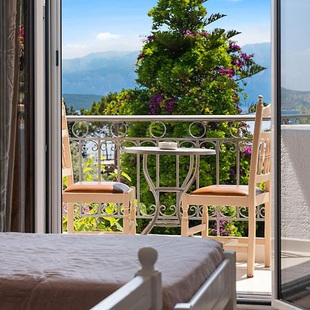 Alexandros B Hotel Nikiana Bagian luar foto