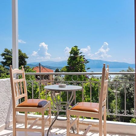 Alexandros B Hotel Nikiana Bagian luar foto