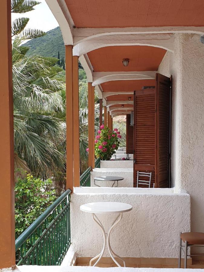 Alexandros B Hotel Nikiana Bagian luar foto