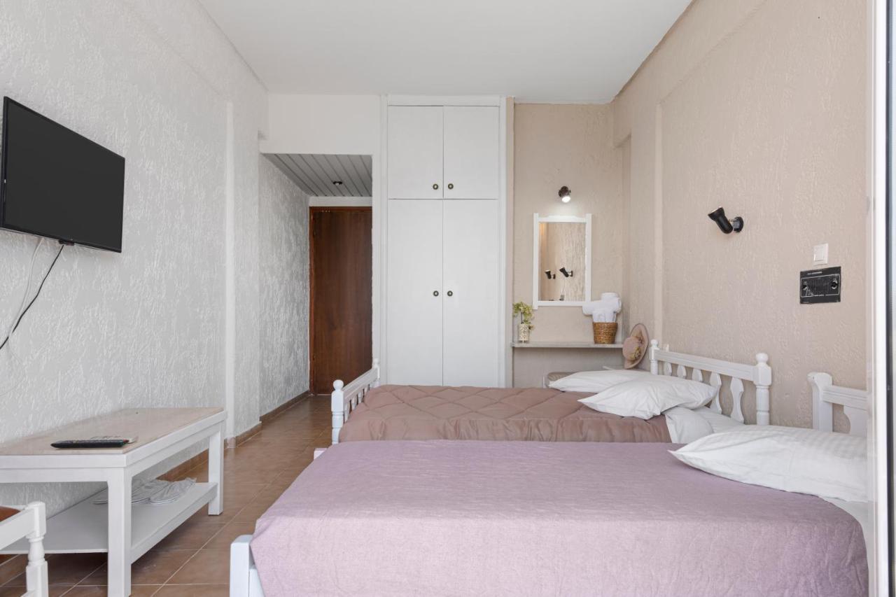Alexandros B Hotel Nikiana Bagian luar foto