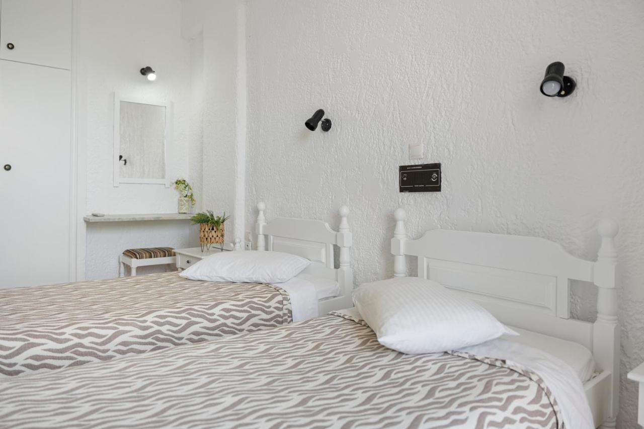 Alexandros B Hotel Nikiana Bagian luar foto