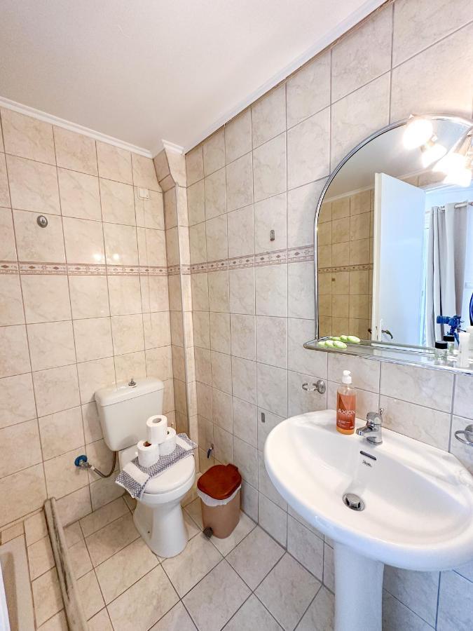 Alexandros B Hotel Nikiana Bagian luar foto