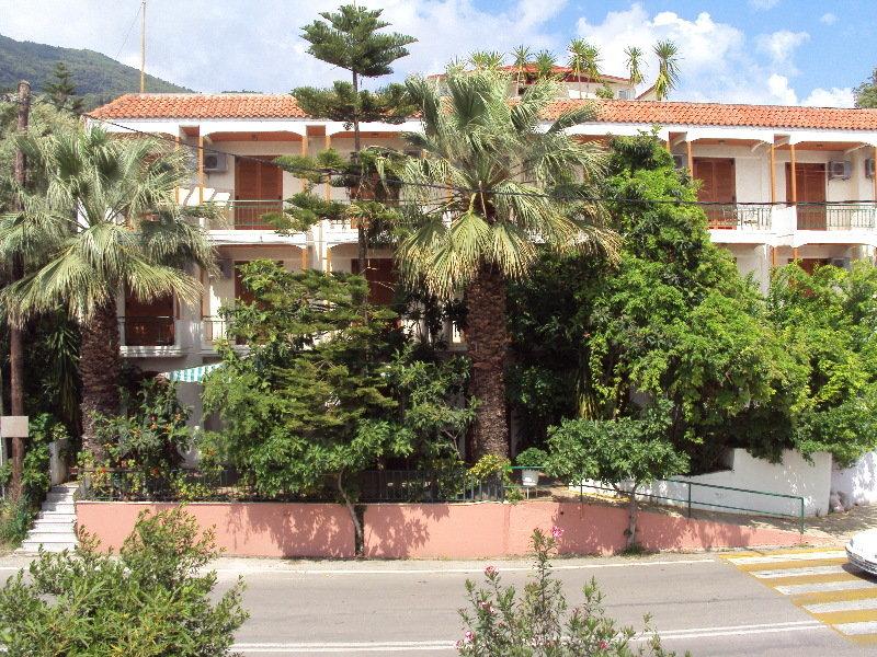 Alexandros B Hotel Nikiana Bagian luar foto