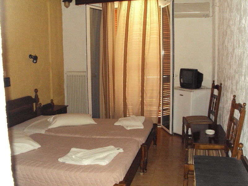 Alexandros B Hotel Nikiana Bagian luar foto
